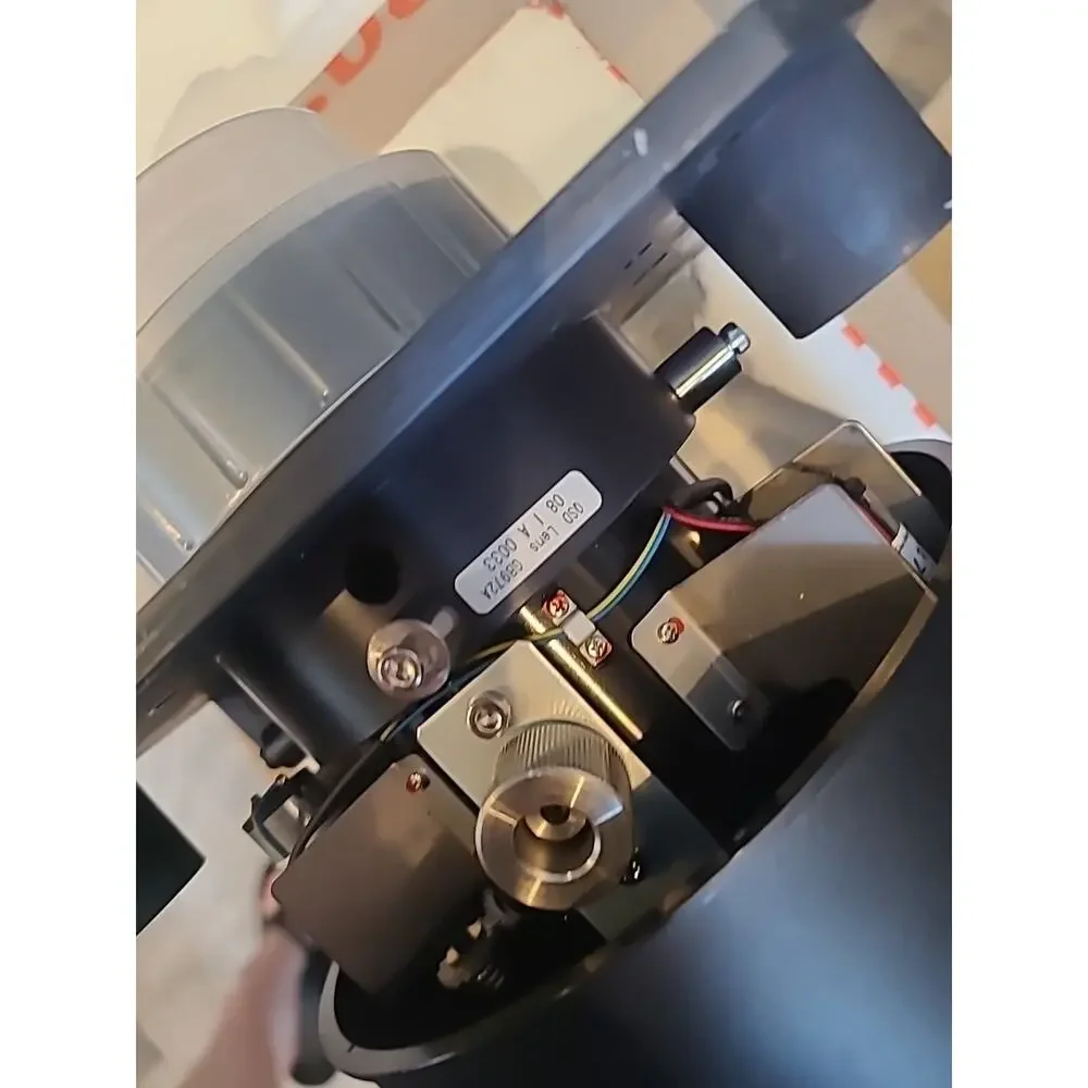 NEW Barco R9849980 Projection Lens QSD 1.4-2.0:1 for Sim 7Q Projector